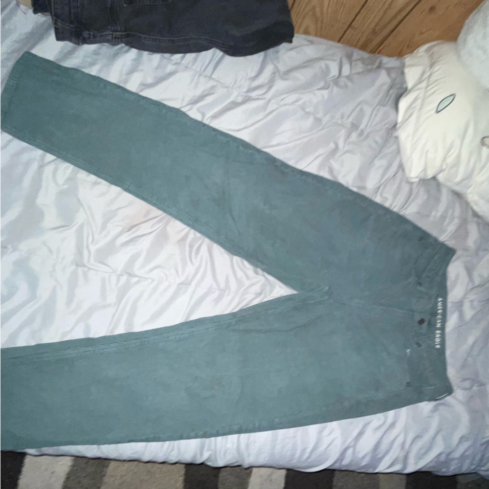 Olive Green Mom Jean | American Eagle Outfitters || size 6 woman’s | never worn